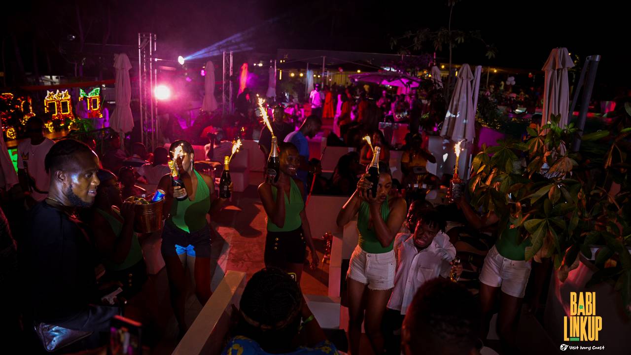 blup pool party image